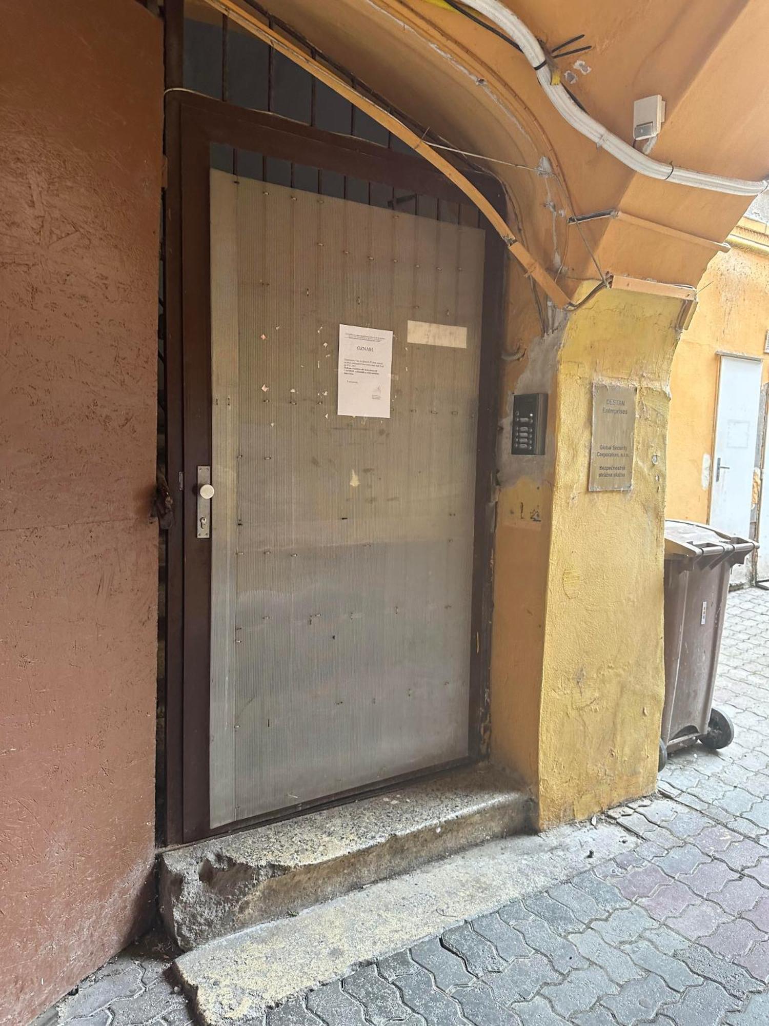 A Private Room In City Center In Bratislava Exteriör bild