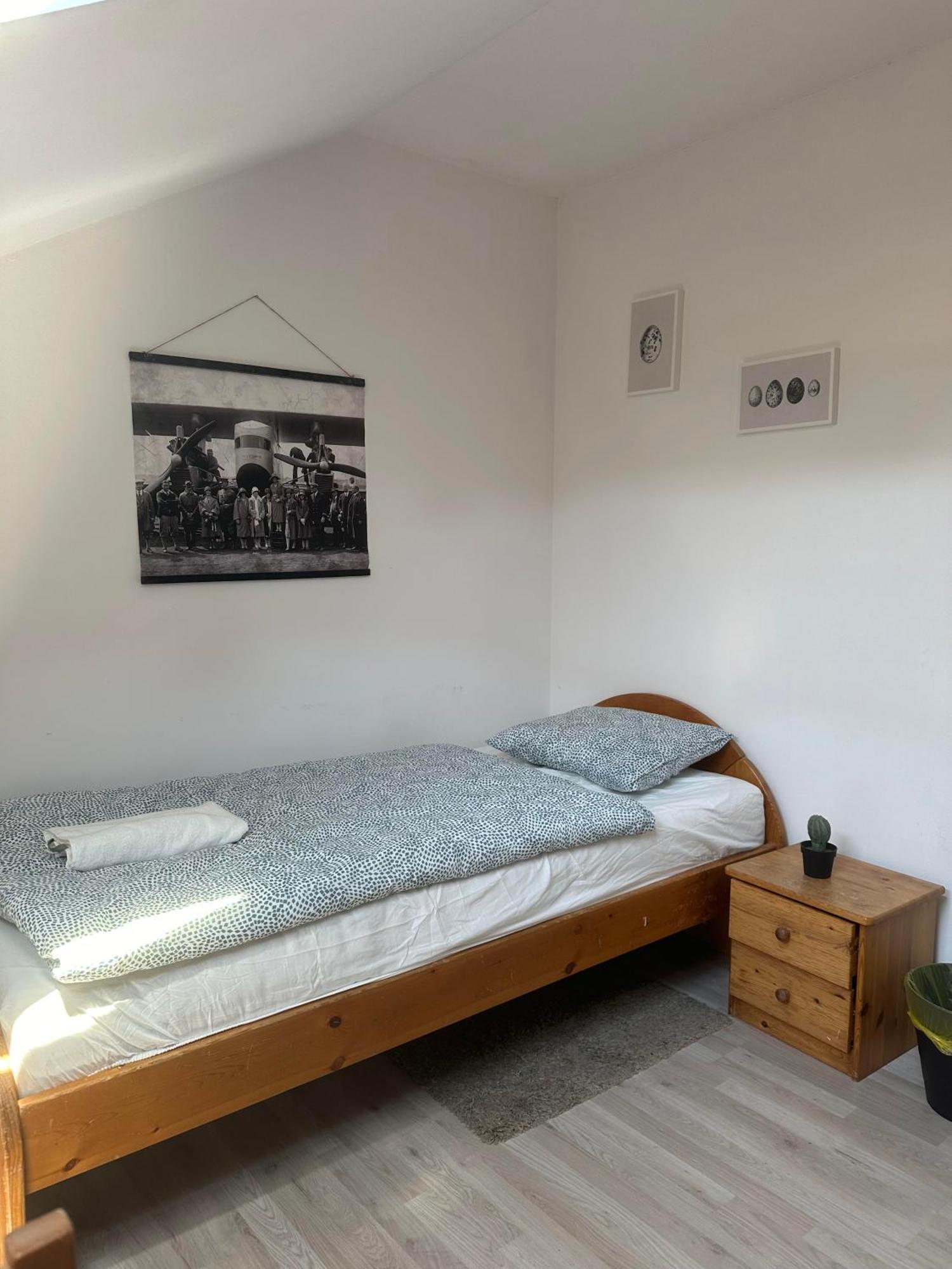 A Private Room In City Center In Bratislava Exteriör bild