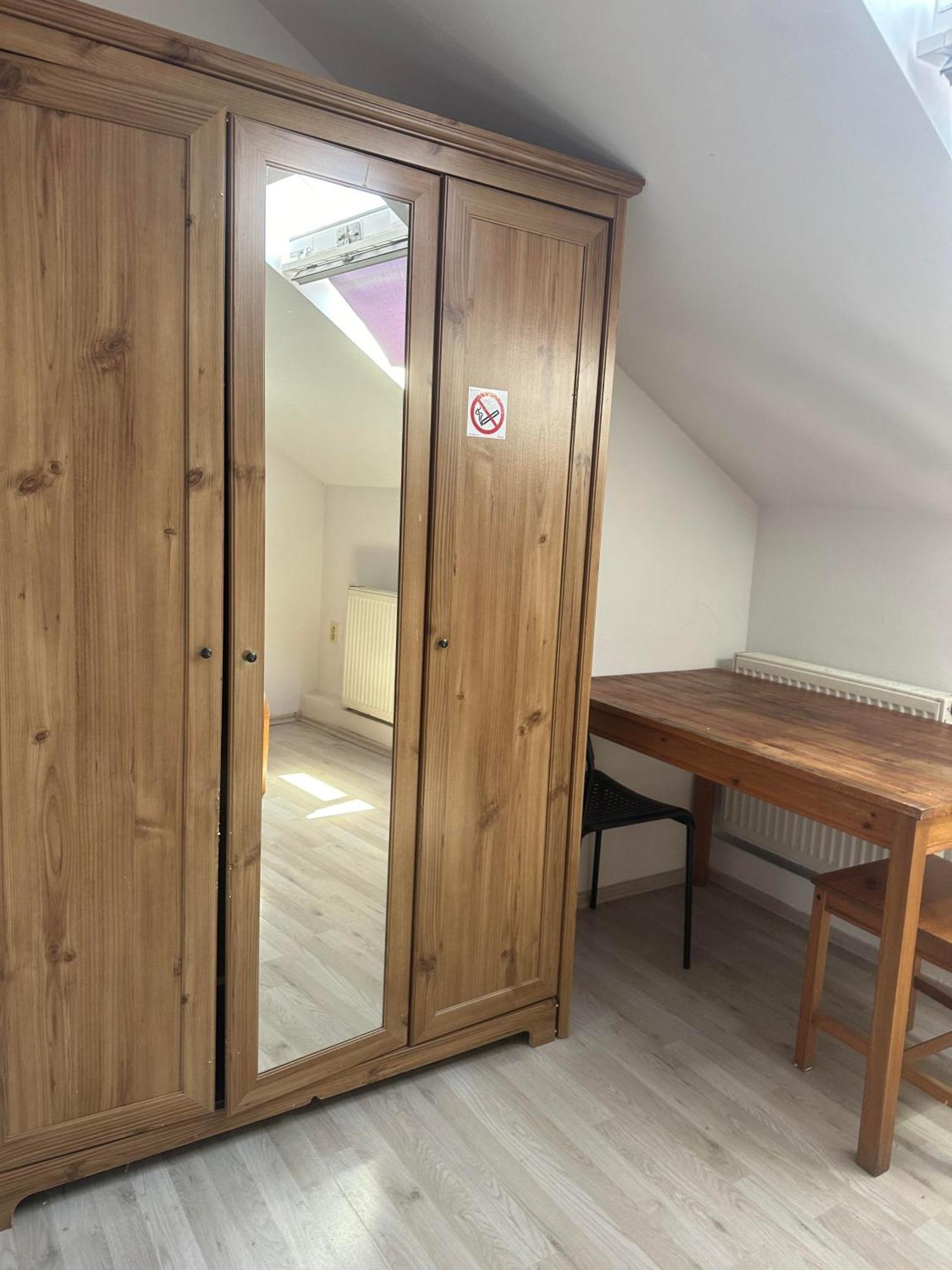 A Private Room In City Center In Bratislava Exteriör bild